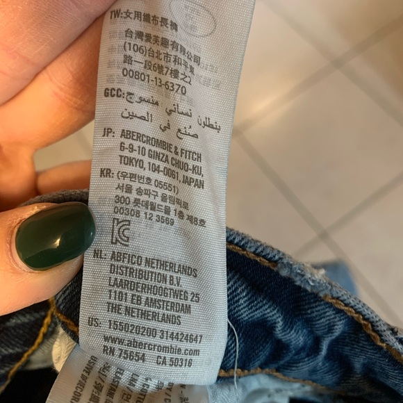 Abercrombie & Fitch The Mom High Rise Jean - Picture 5 of 5